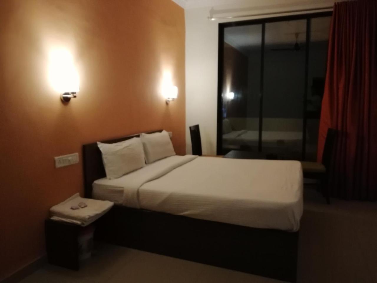 Elite Inn โลนาวาลา ภายนอก รูปภาพ