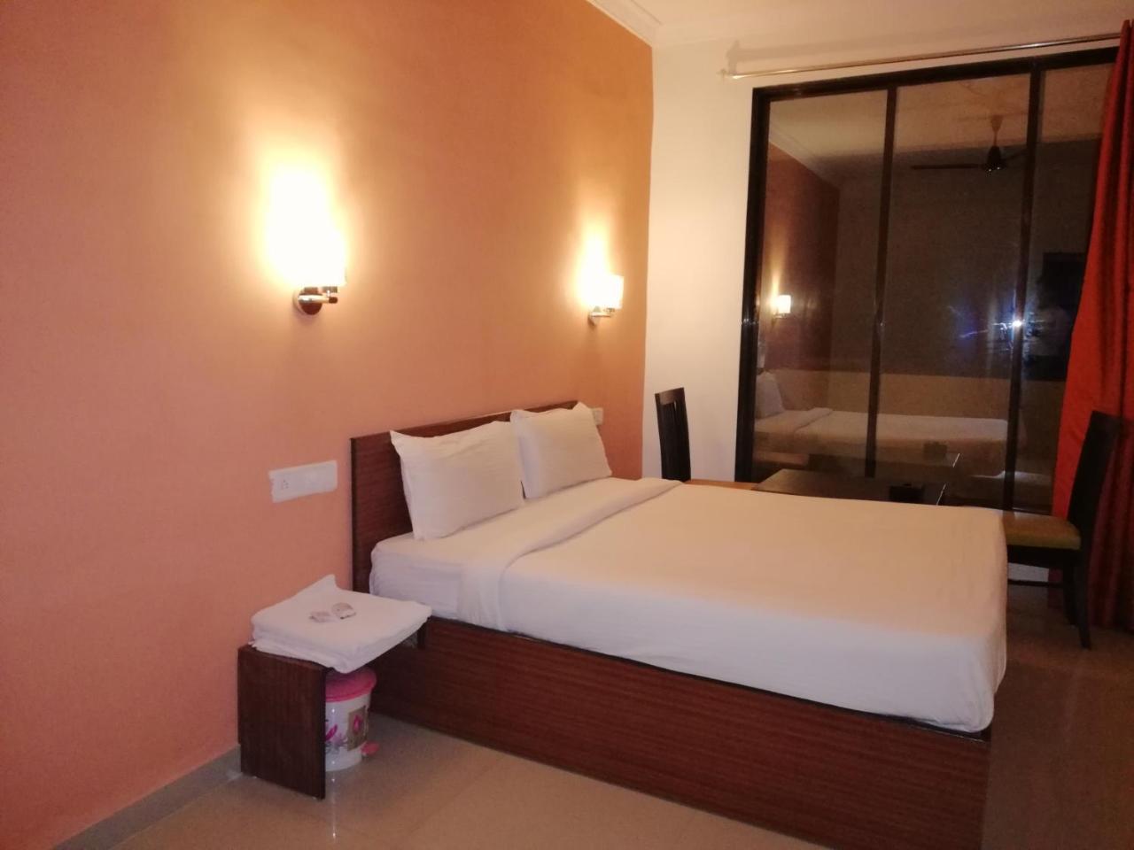 Elite Inn โลนาวาลา ภายนอก รูปภาพ