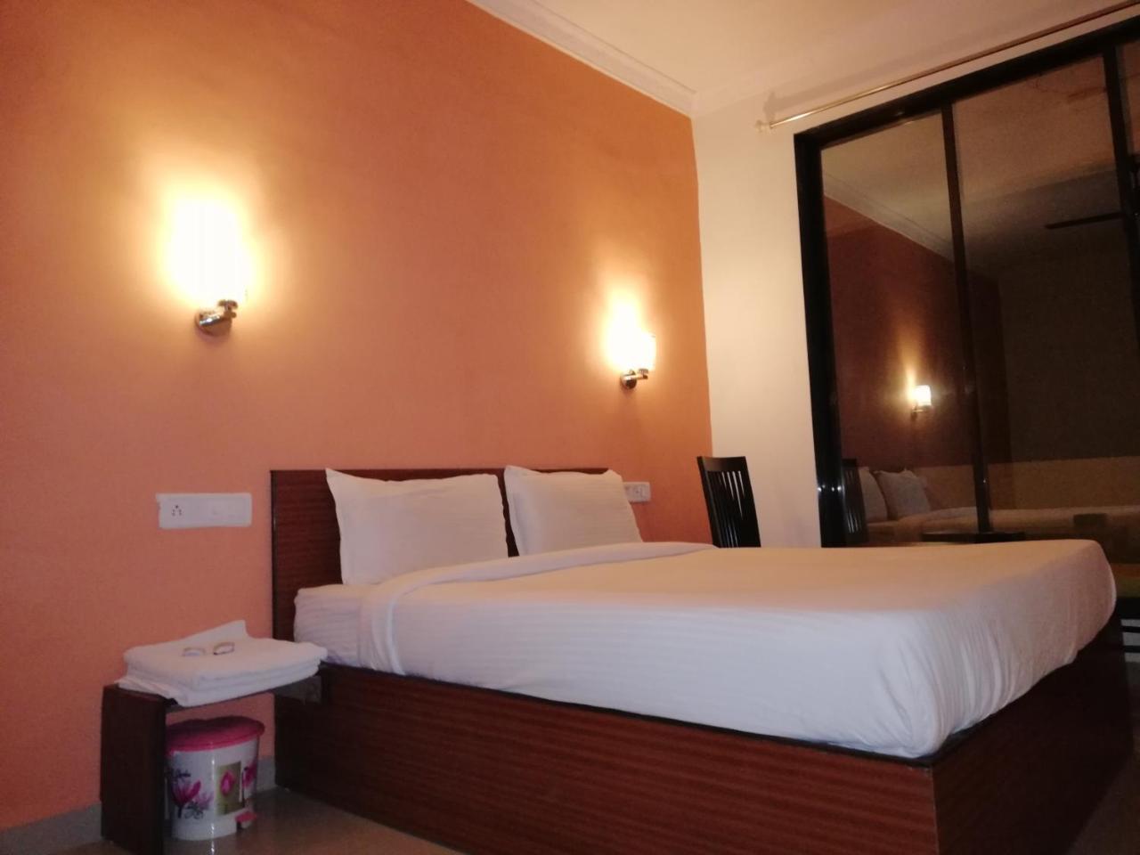Elite Inn โลนาวาลา ภายนอก รูปภาพ